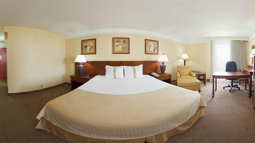 Holiday Inn Ponce & El Tropical Casino By Ihg Exteriör bild